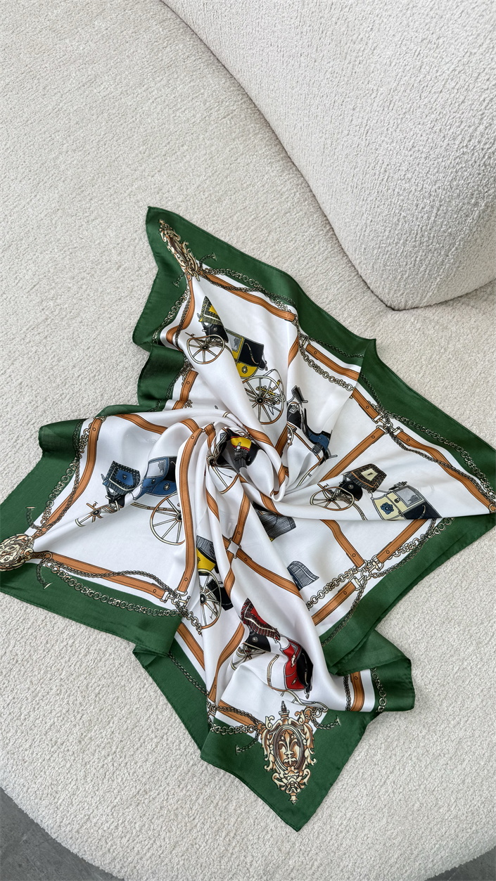 Yeşil At Arabası Desenli Fular GAUS-00337