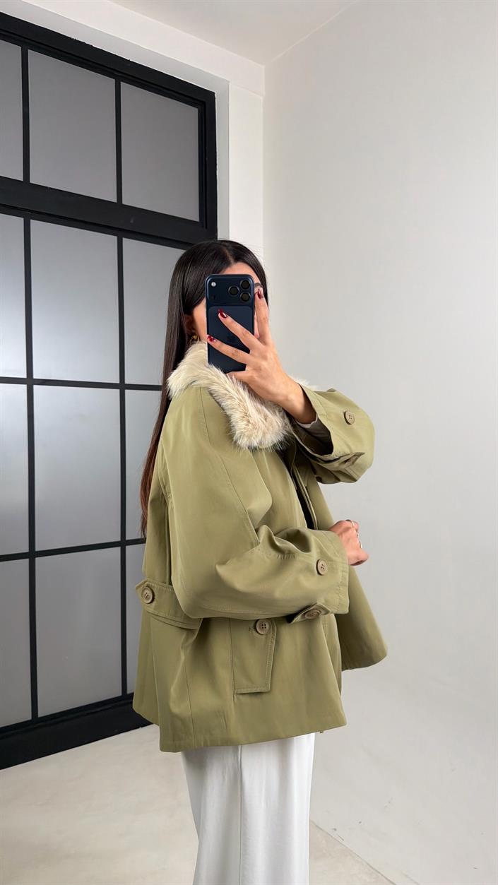 Yeşil Yaka Kürk Detaylı Astarlı Trençkot GAUS-00660