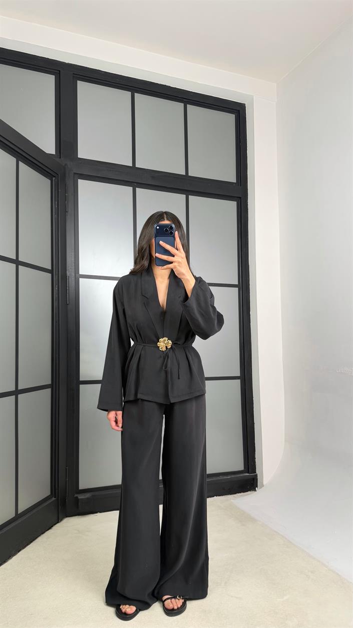Siyah Broş Detaylı Kimono Beli Lastikli Pantolon Takım GAUS-01345