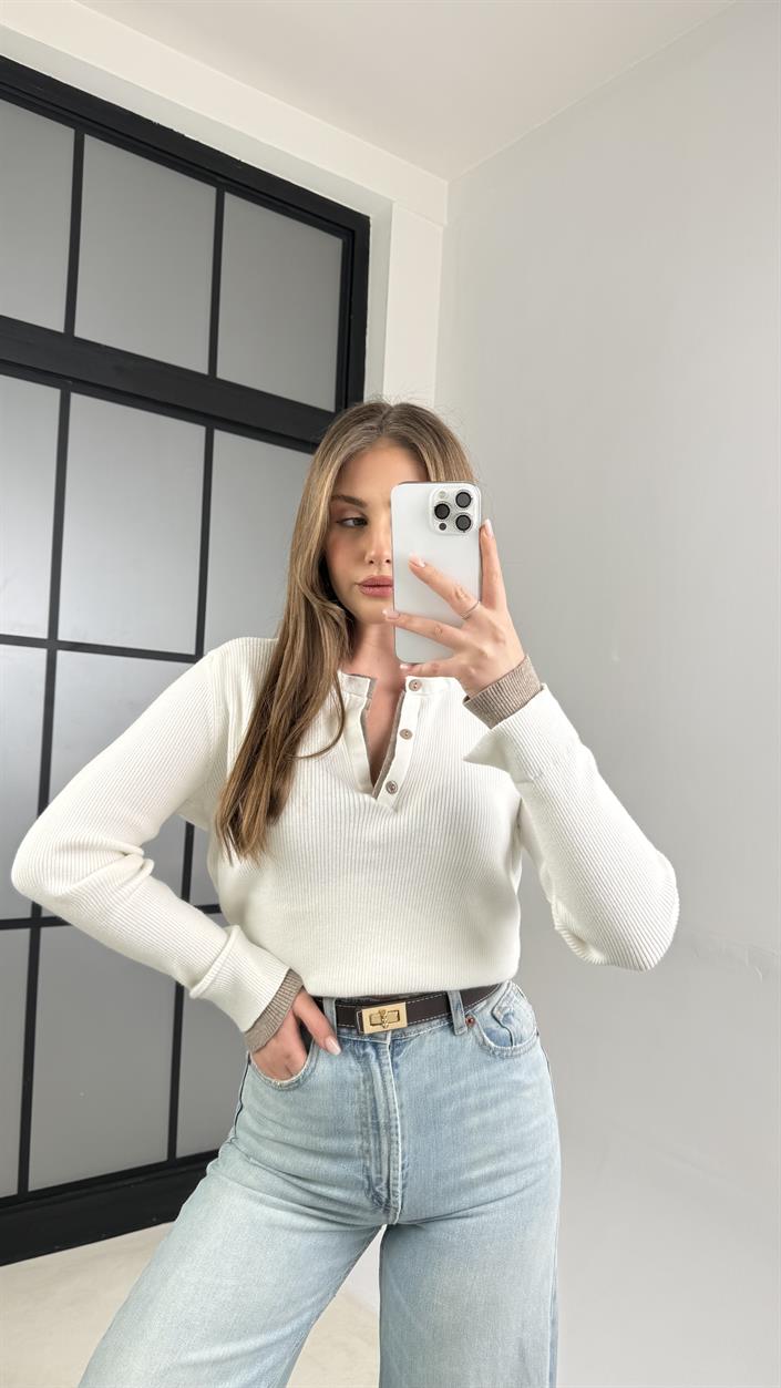 Ekru Çift Yakalı Triko Kazak GAUS-01124