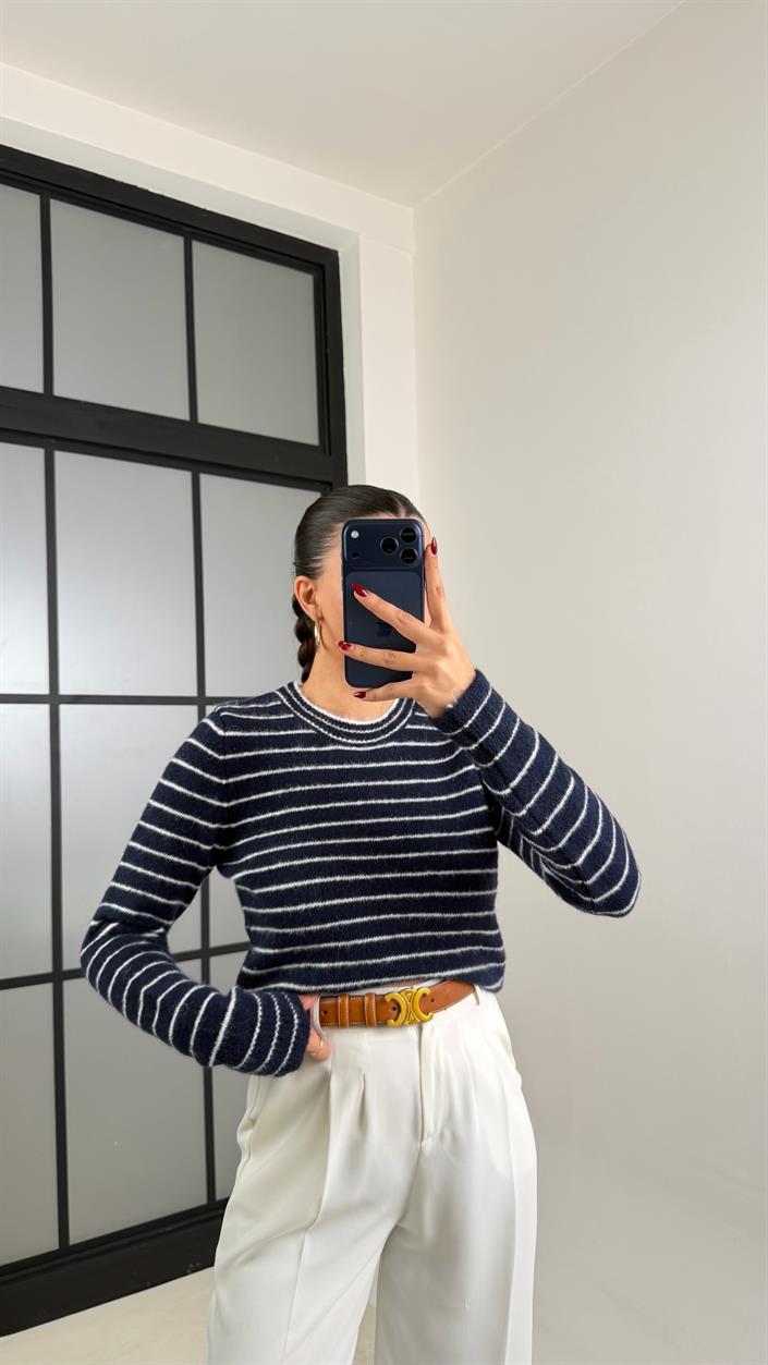 Lacivert Çizgili Yumuşak Dokulu Kazak GAUS-00693