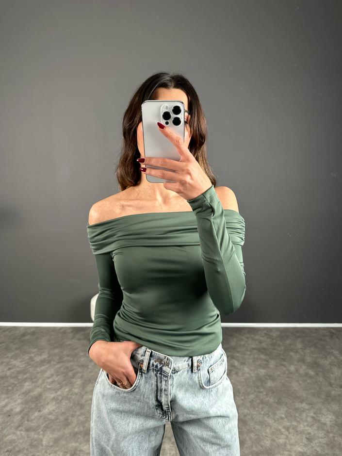 ماإيه بلوزة أخضر كاكي بياقة قارب