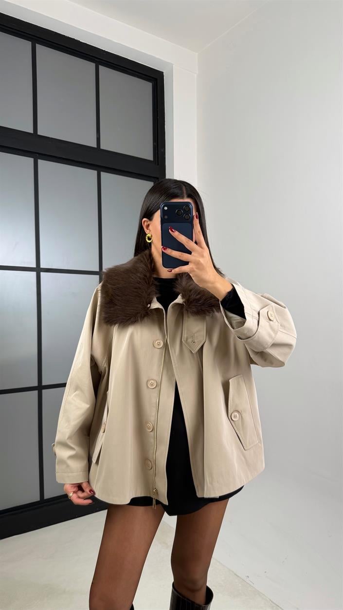 Bej Yaka Kürk Detaylı Astarlı Trençkot GAUS-00660