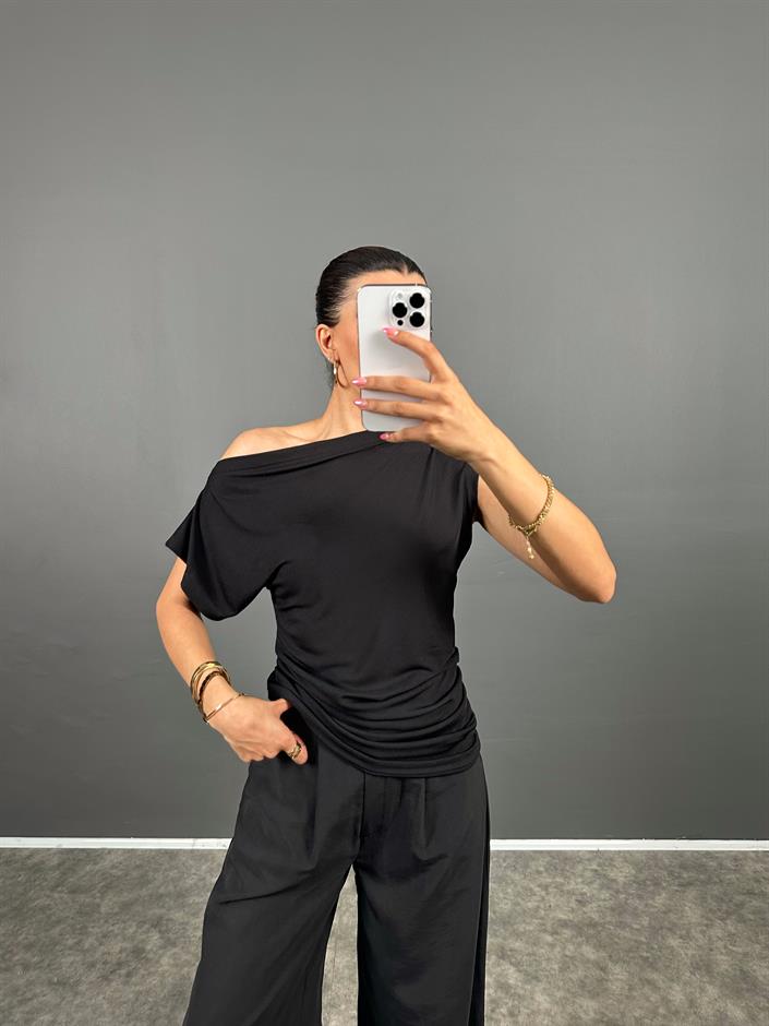 Esa Siyah Kayık Yaka Büzgülü Fitilli Bluz