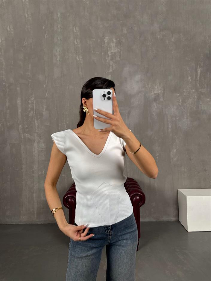 Beyaz V Yaka Triko Bluz Gaus00042