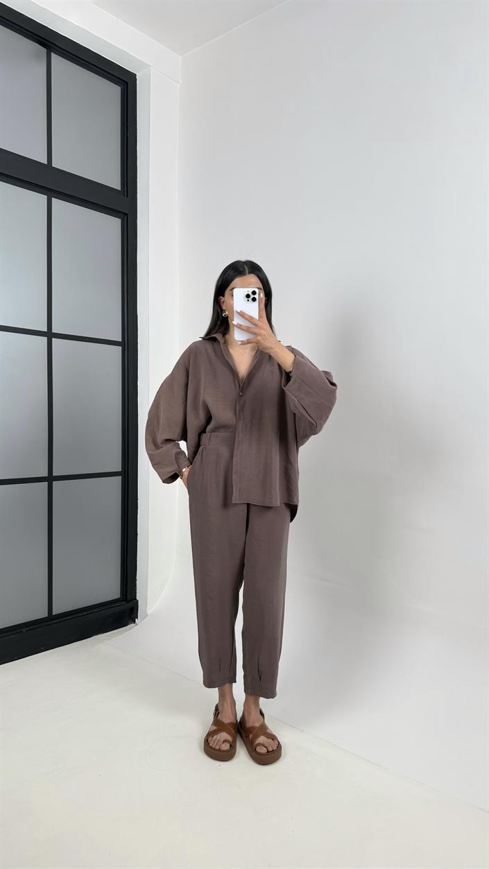 Kahve Önü Düğmeli Gömlek Beli Lastikli Cepli Pantolon MD Muadil Tencel Takım TNCL01 Gaus00390