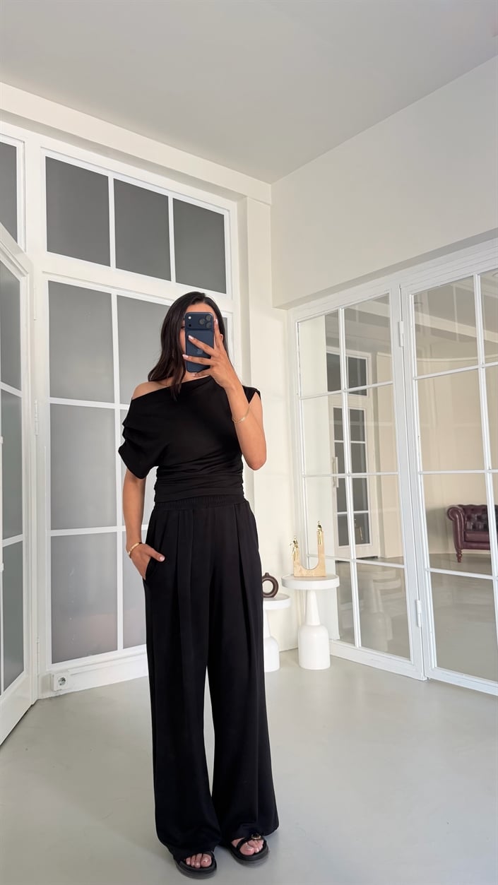Siyah Kayık Yaka Bluz Beli Lastikli Pantolon İkili Modal Takım GAUS-01718