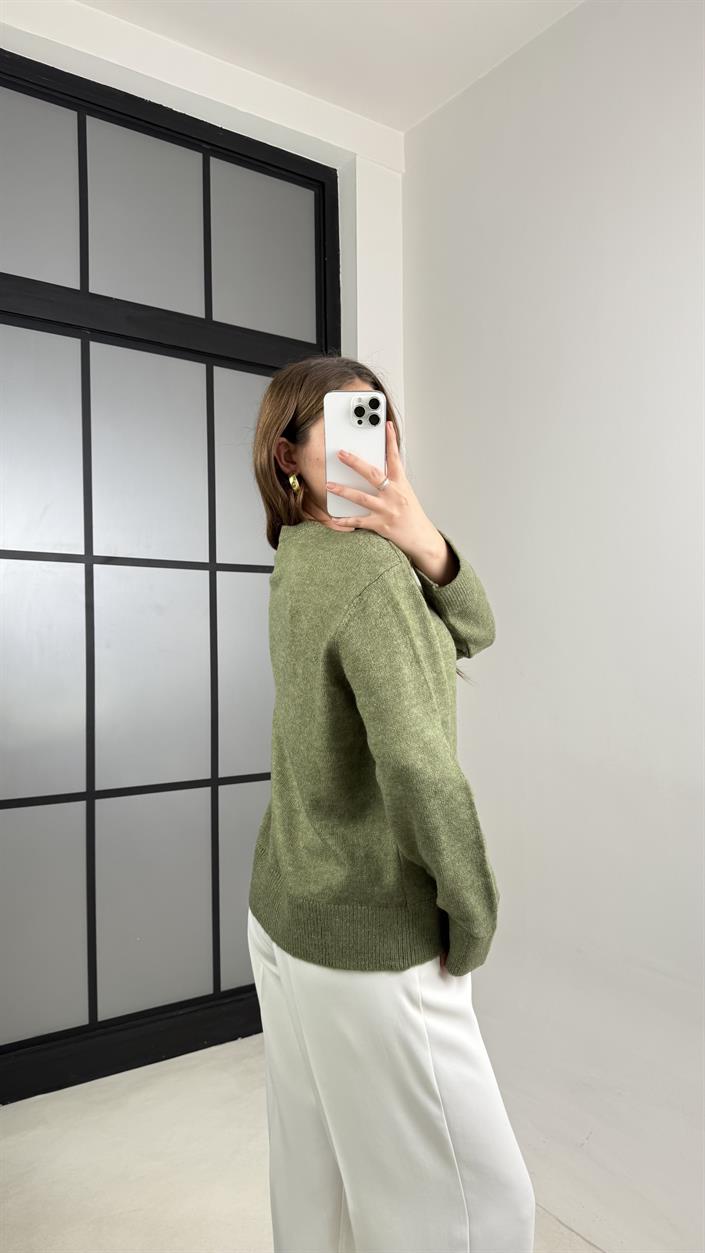 Yeşil Asimetrik Düğmeli Triko Hırka GAUS-00925