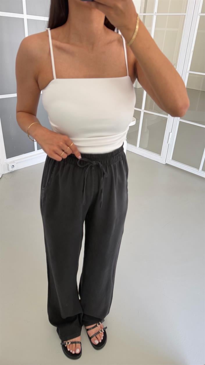 Siyah Yıkamalı Beli Lastikli Tencel Pantolon GAUS-01678