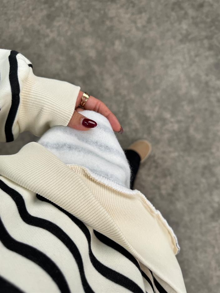 Biana Siyah Çizgili Üç İplik Şardonlu Ekru Oversize Sweatshirt