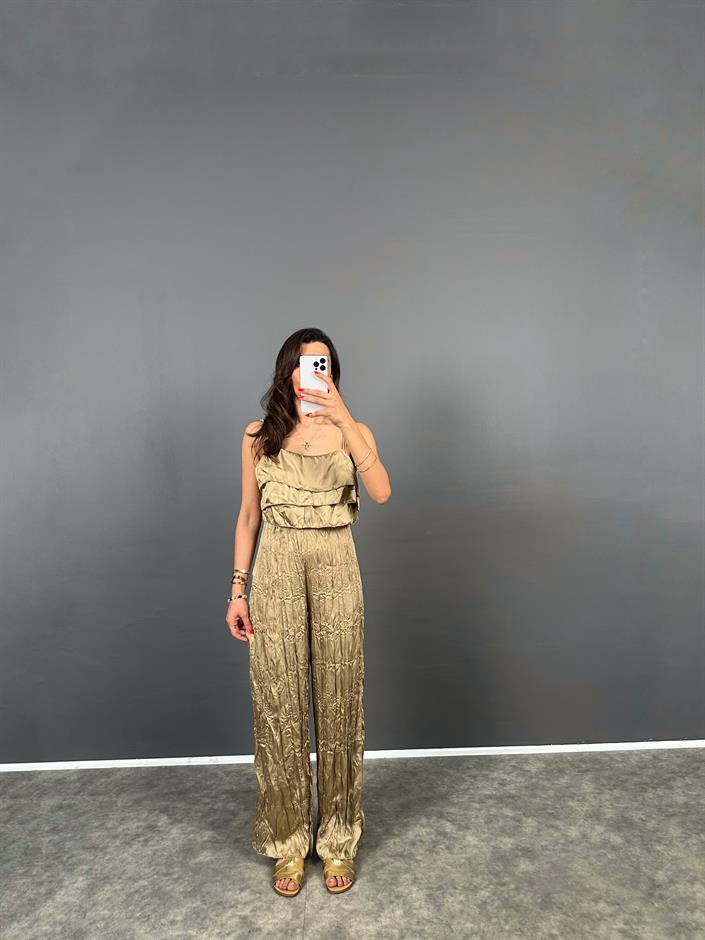 Livi Gold Askılı Kırışık Kumaş Önü Fırfırlı Saten Tulum