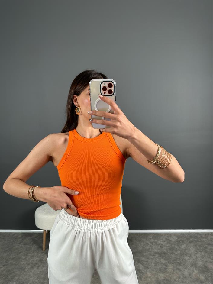 Turuncu Halter Yaka Atlet