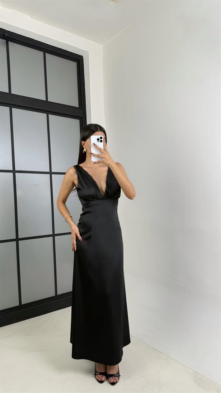 Siyah Dantel Detaylı Saten Elbise GAUS-00206