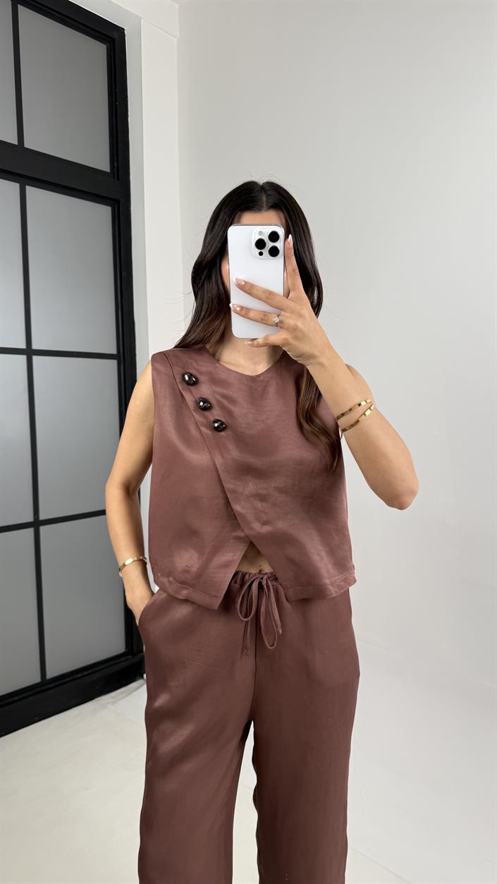 Mürdüm Parlak Çapraz Düğme Detaylı Asimetrik Bluz Beli Lastikli Pantolon İkili Takım Gaus00569