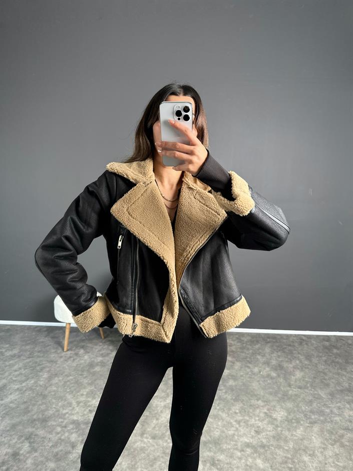 Holle Siyah İçi Kürklü Mont 