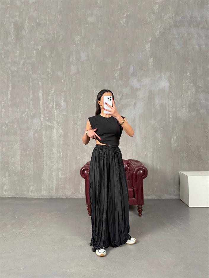 Helori Siyah Rahat Kırışık Pantolon