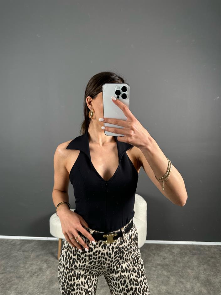 Siyah Gömlek Yaka Sırt Dekolteli Bluz 