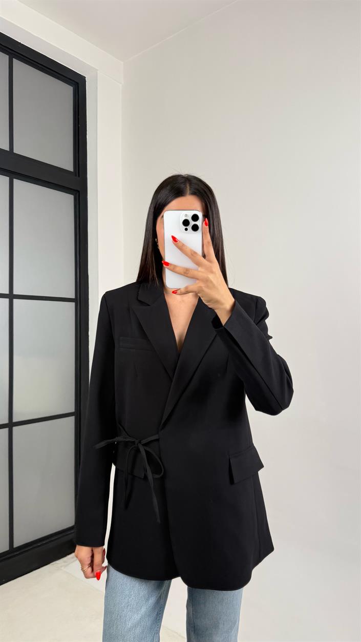 Siyah Astarlı Vatkalı Önden Bağlama Detaylı  Blazer Ceket GAUS-0068