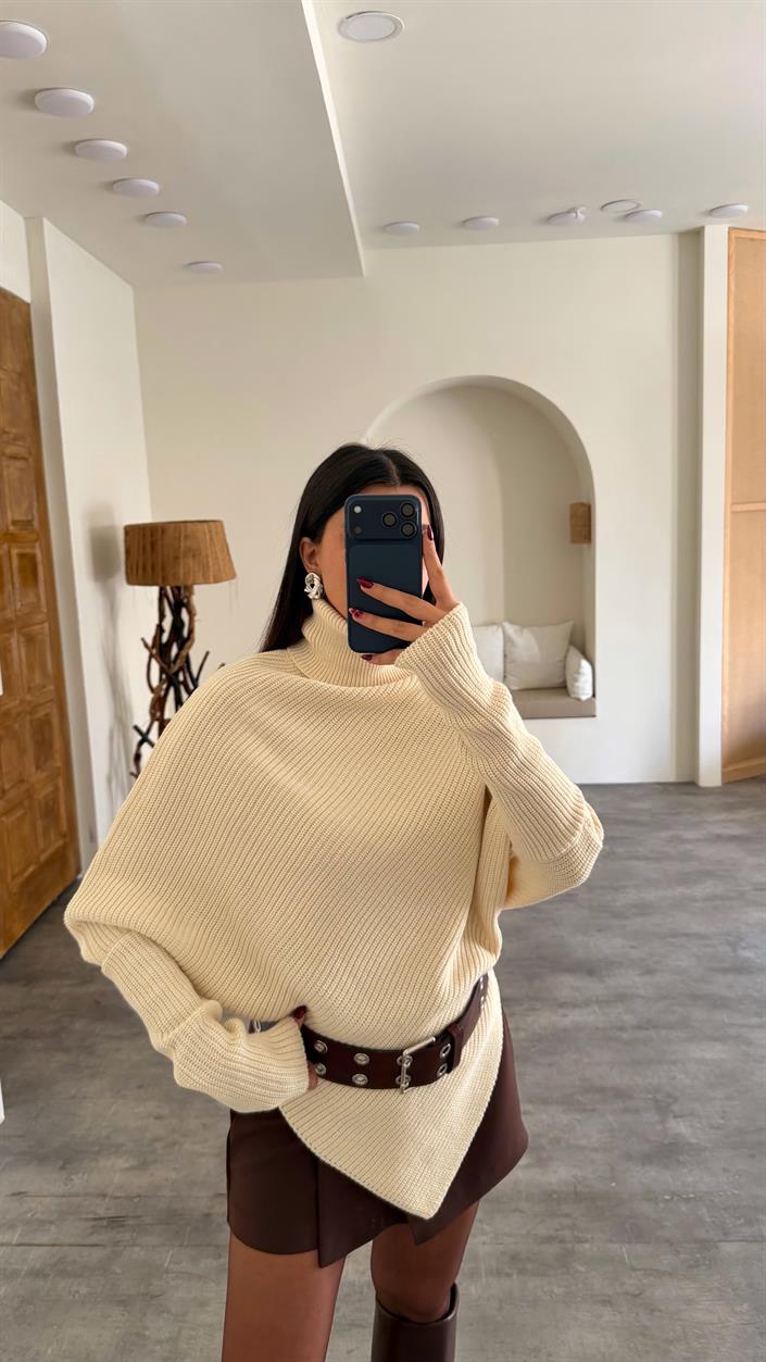 Ekru Balıkçı Yaka Asimetrik Kesim Kazak GAUS-00761