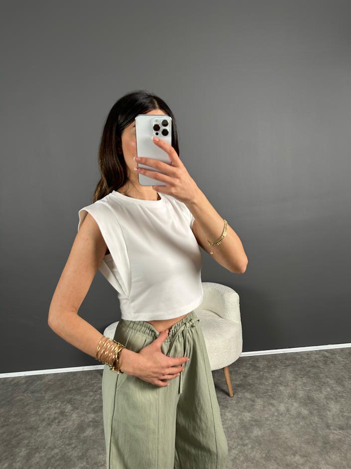 Beyaz Kol Detaylı Crop Tshirt 
