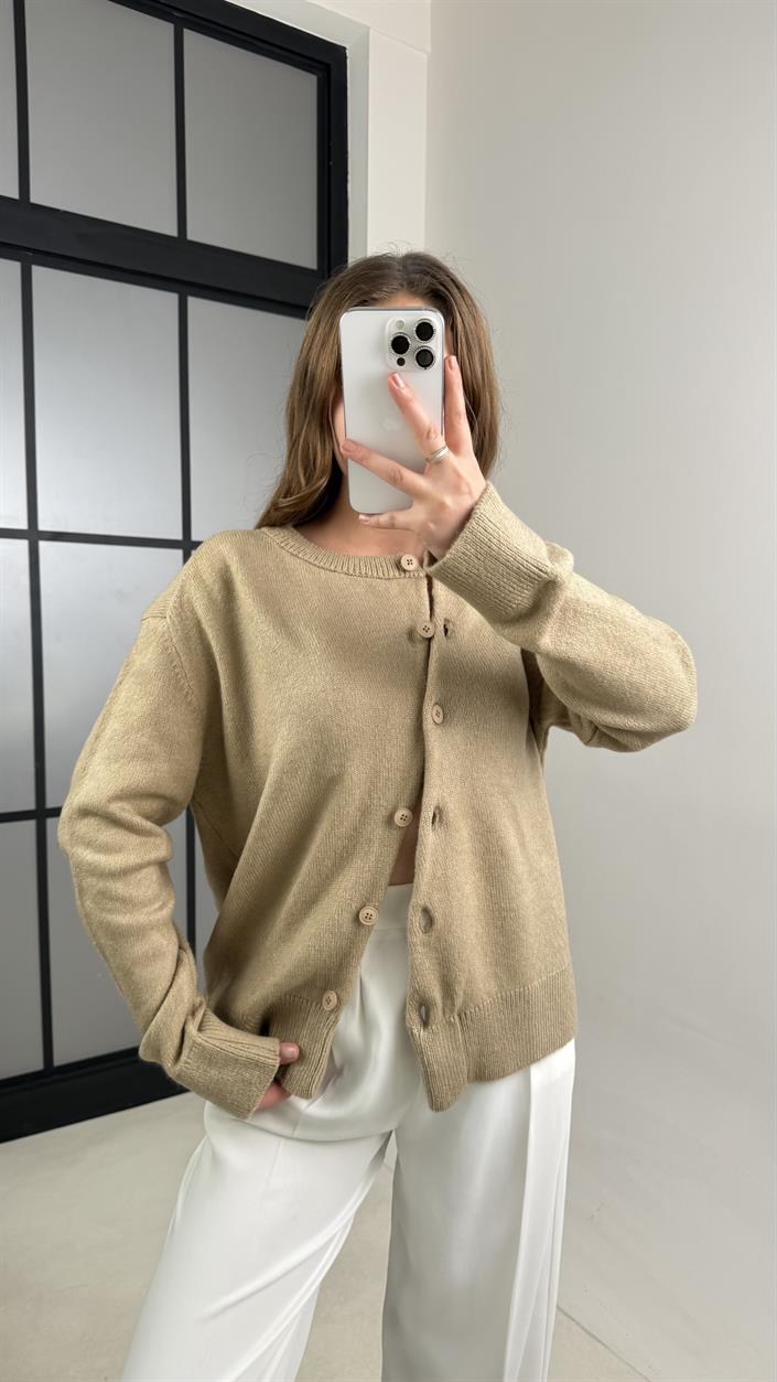 Bej Asimetrik Düğmeli Triko Hırka GAUS-00925