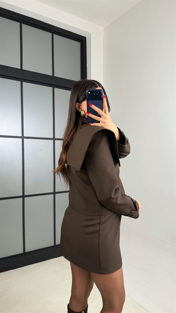 Acı Kahve Astarlı Düğme Detaylı Kare Yaka Ceket Etek Premium Kumaş Takım GAUS-00975