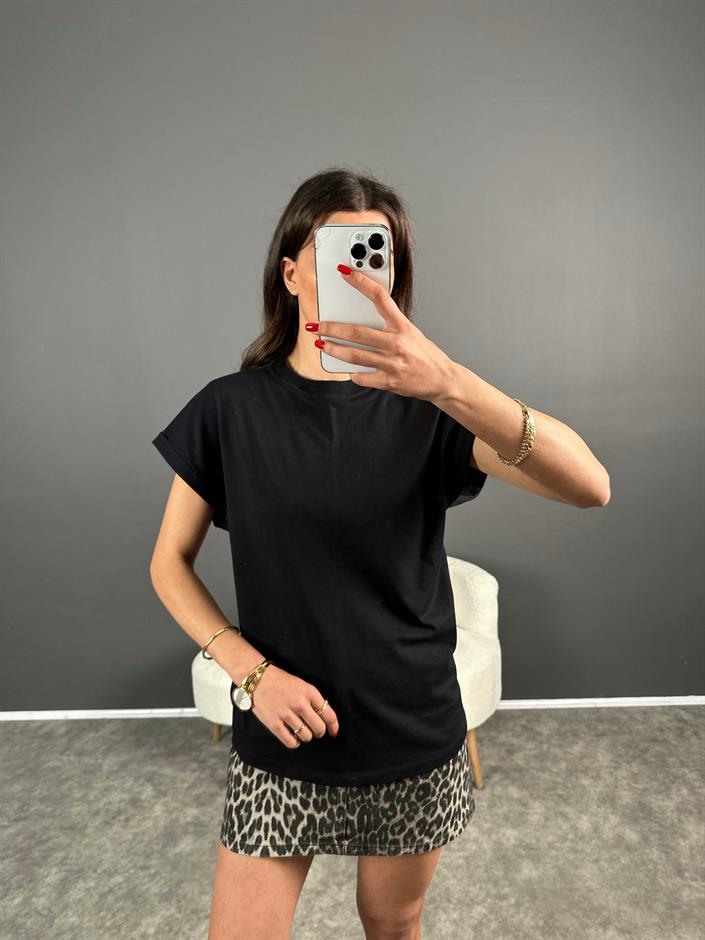 MN Siyah Kol Katlamalı Basic Tshirt 