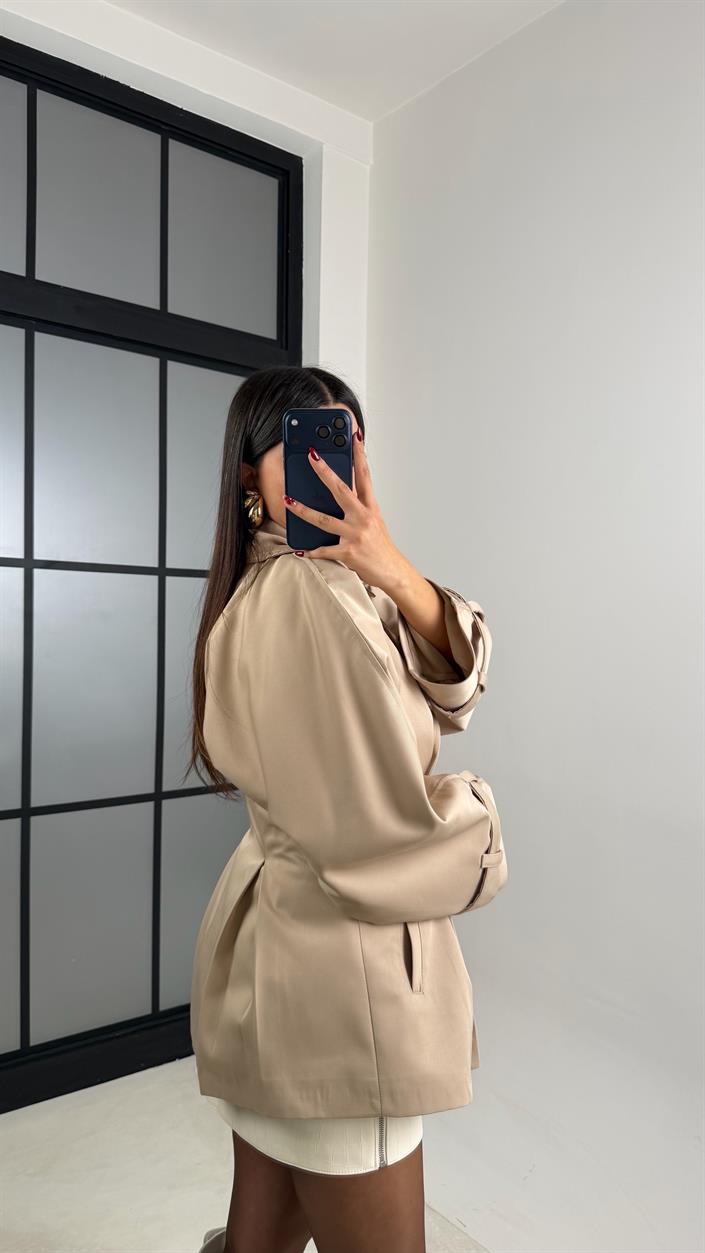 Taş Belden Oturtmalı Pile Detaylı Astarlı Trençkot GAUS-00683