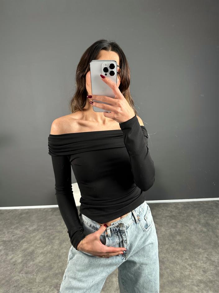 Mae Siyah Kayık Yaka Bluz 