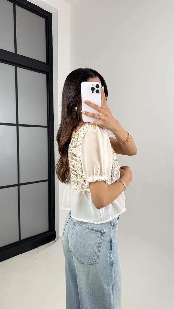 Ekru Çiçek Nakışlı Şifon Kol Crop Bluz Gaus00576