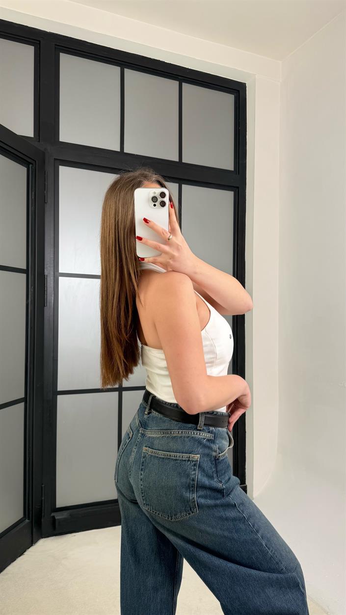 Beyaz Basic Zımba Detaylı Bluz GAUS-01239