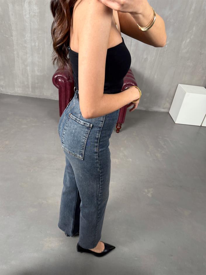 Nima Mavi Eskitme Kesik Paça Siyah Kemerli Yüksek Bel Jean