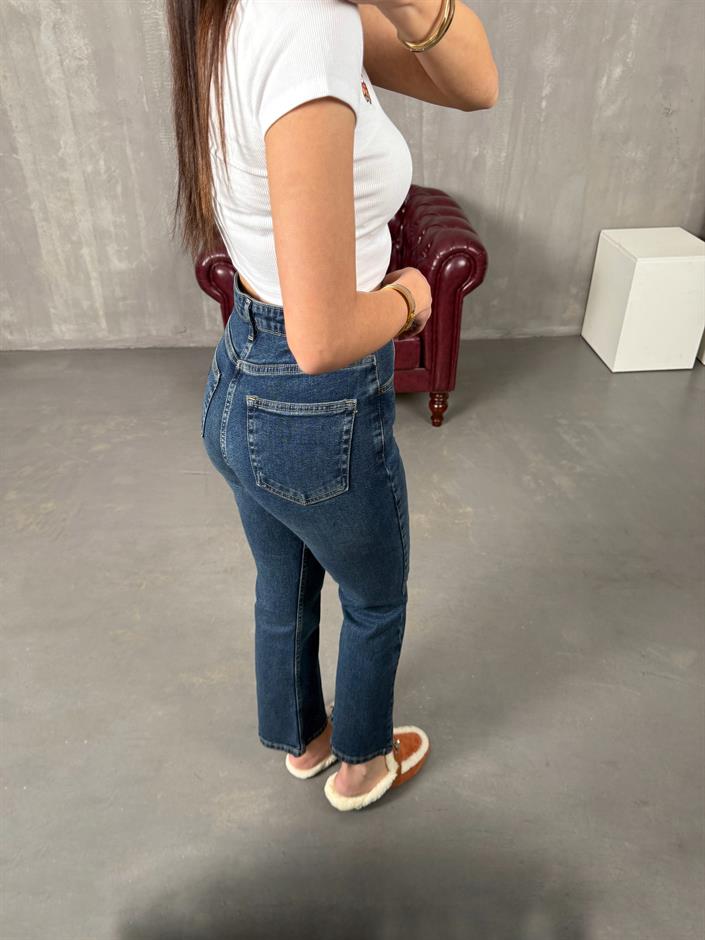 Edvin Koyu Mavi Flare Jean