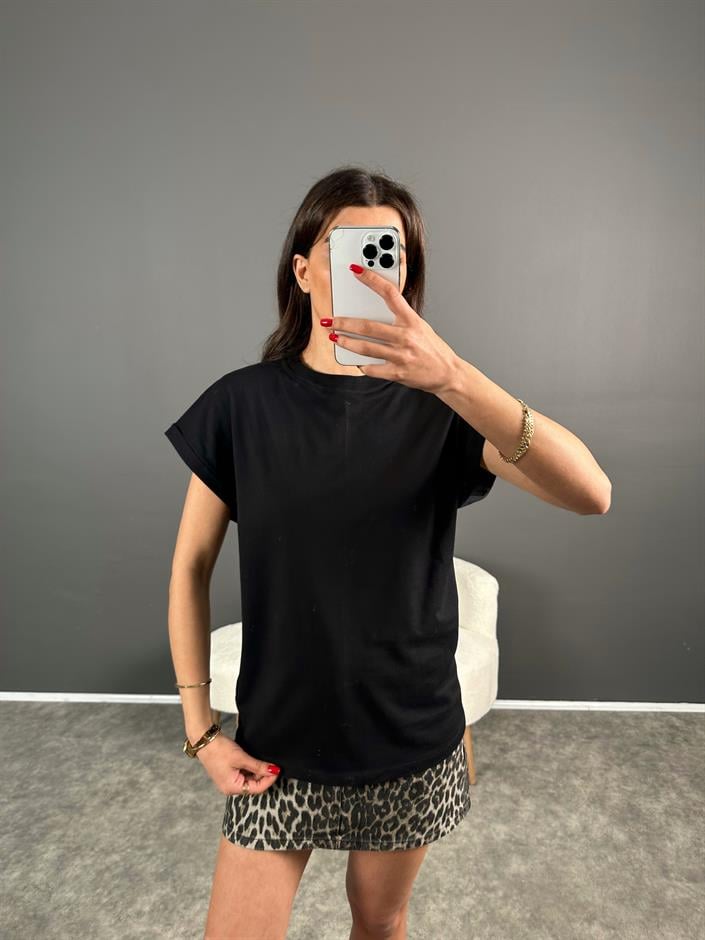 MN Siyah Kol Katlamalı Basic Tshirt 