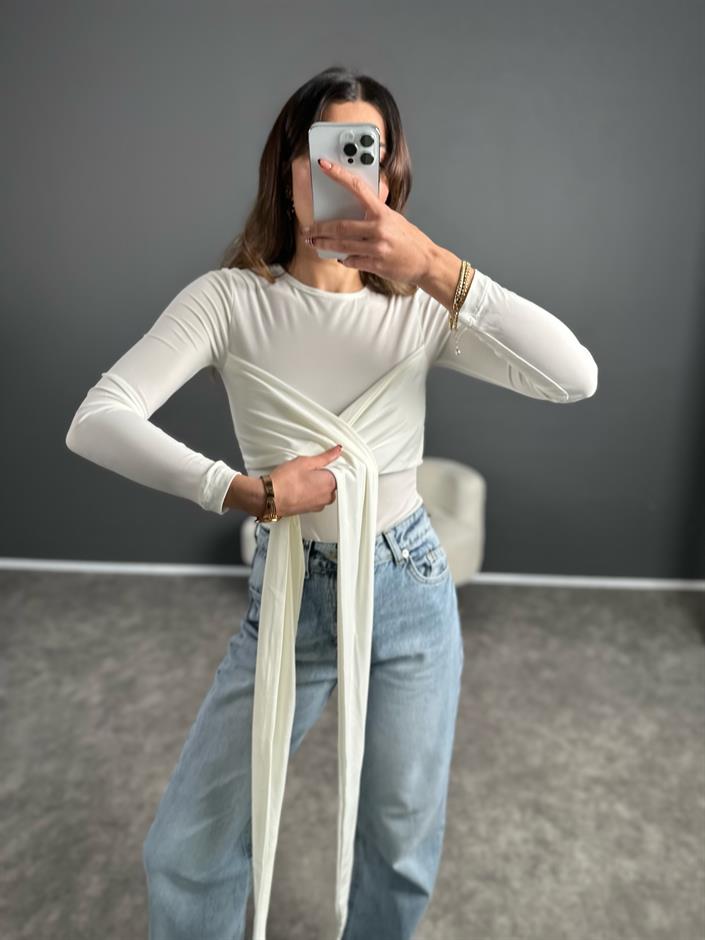 Ekru Kuşaklı Bağlamalı Bluz 