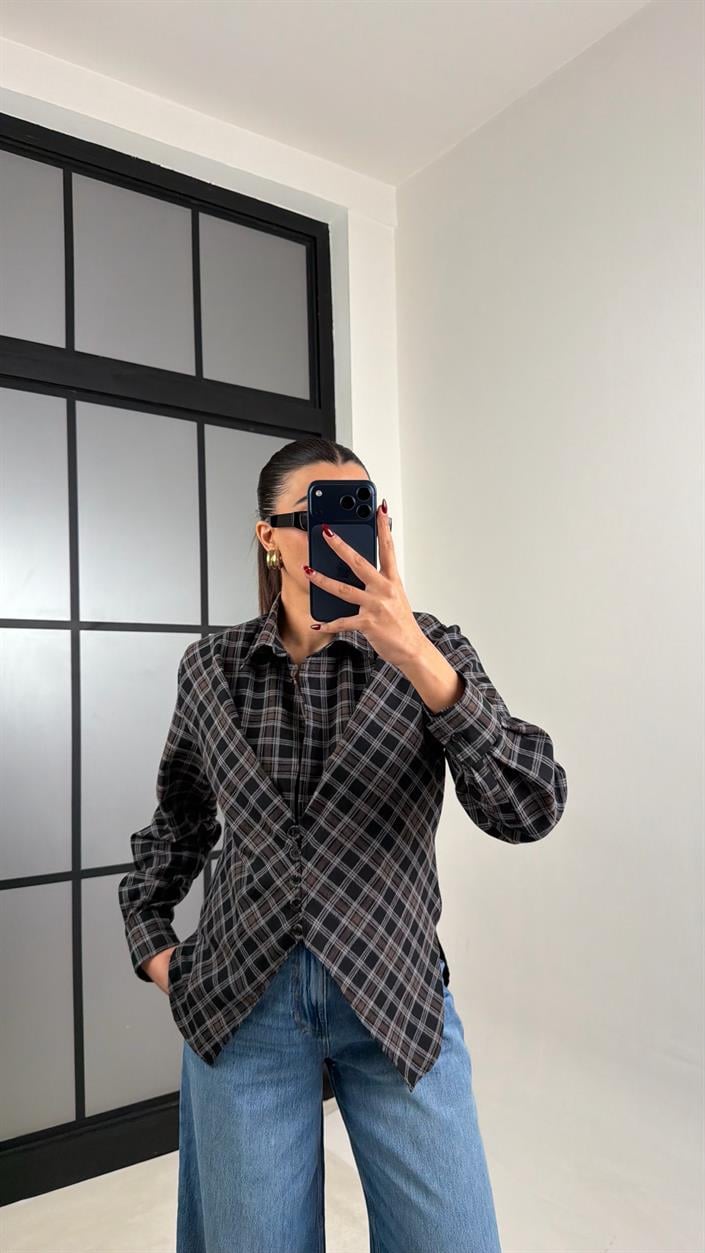 Siyah Ekose Ön Düğme Detaylı Kuşaklı Vatkalı Tasarım Gömlek GAUS-00769