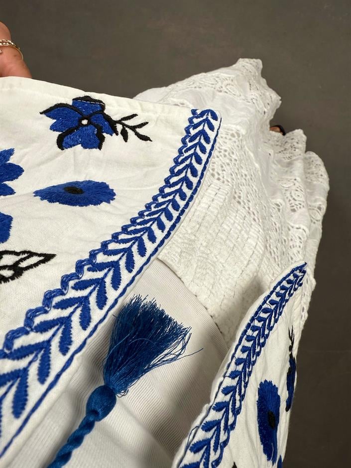 Beyaz Mavi Çiçek İşlemeli Pamuk Karışımlı Premium Yelek Gaus00230