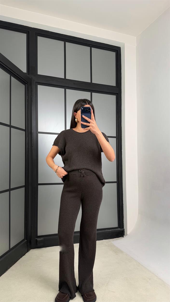 Acı Kahve Sıfır Kol Tshirt Beli Lastikli Pantolon Triko Takım GAUS-01238