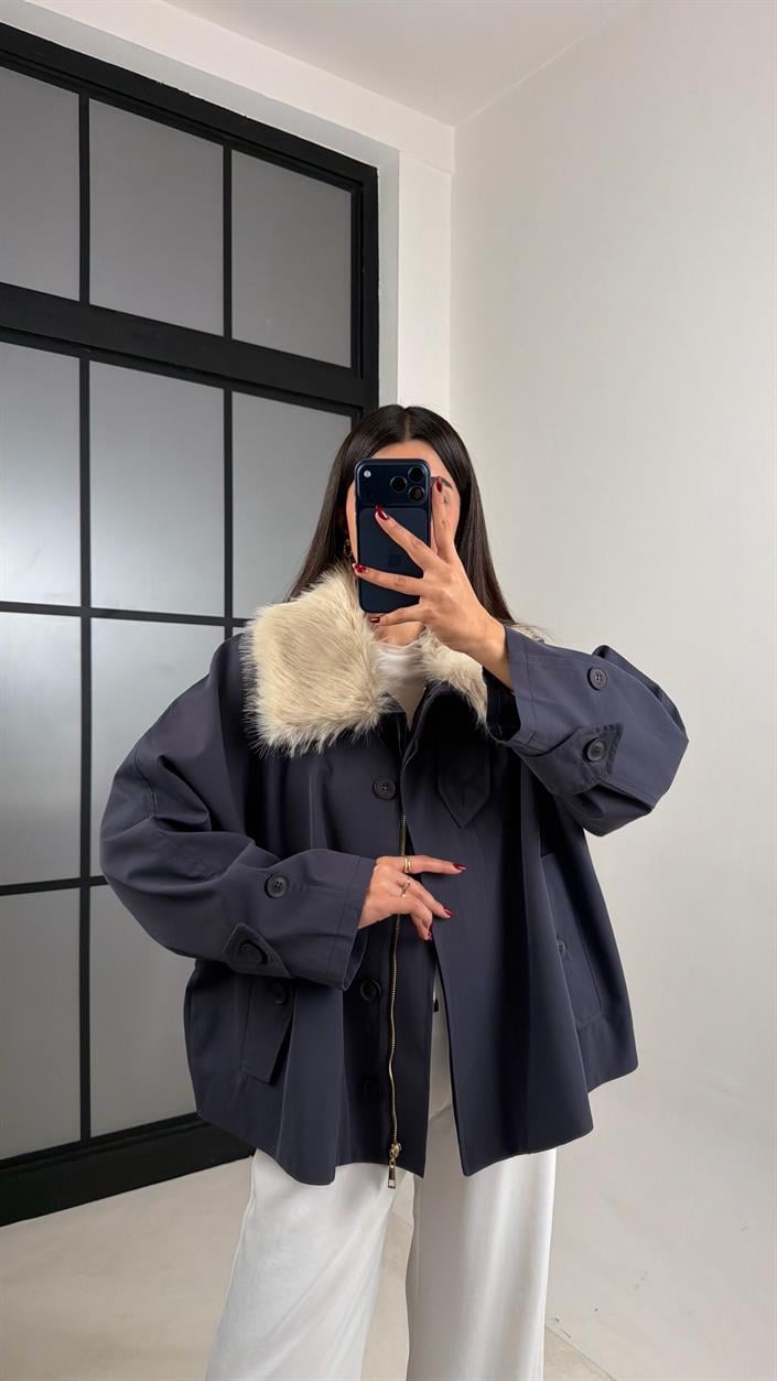 Lacivert Yaka Kürk Detaylı Astarlı Trençkot GAUS-00660