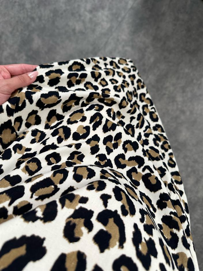  Leopar Desenli Boyundan Bağlama Detaylı Elbise