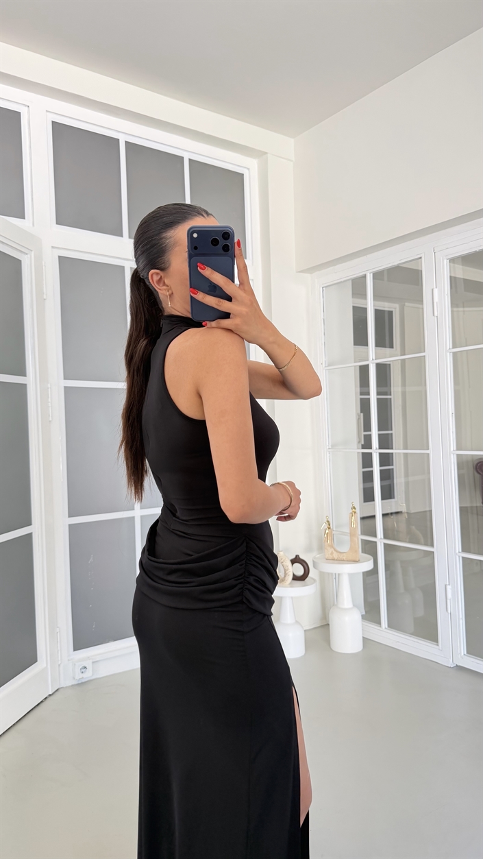 Siyah Drape Detaylı Yırtmaçlı Elbise GAUS-01778