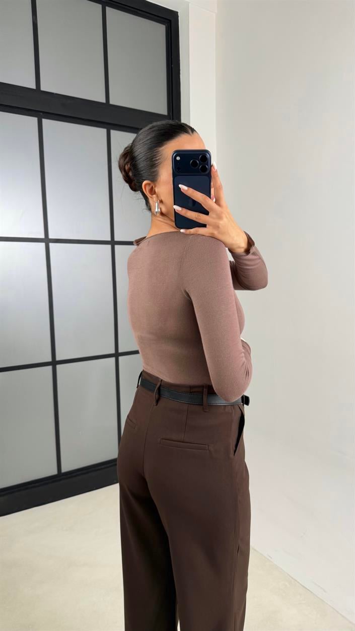 Acı Kahve Kemerli Paça Detaylı Kumaş Pantolon GAUS-00553