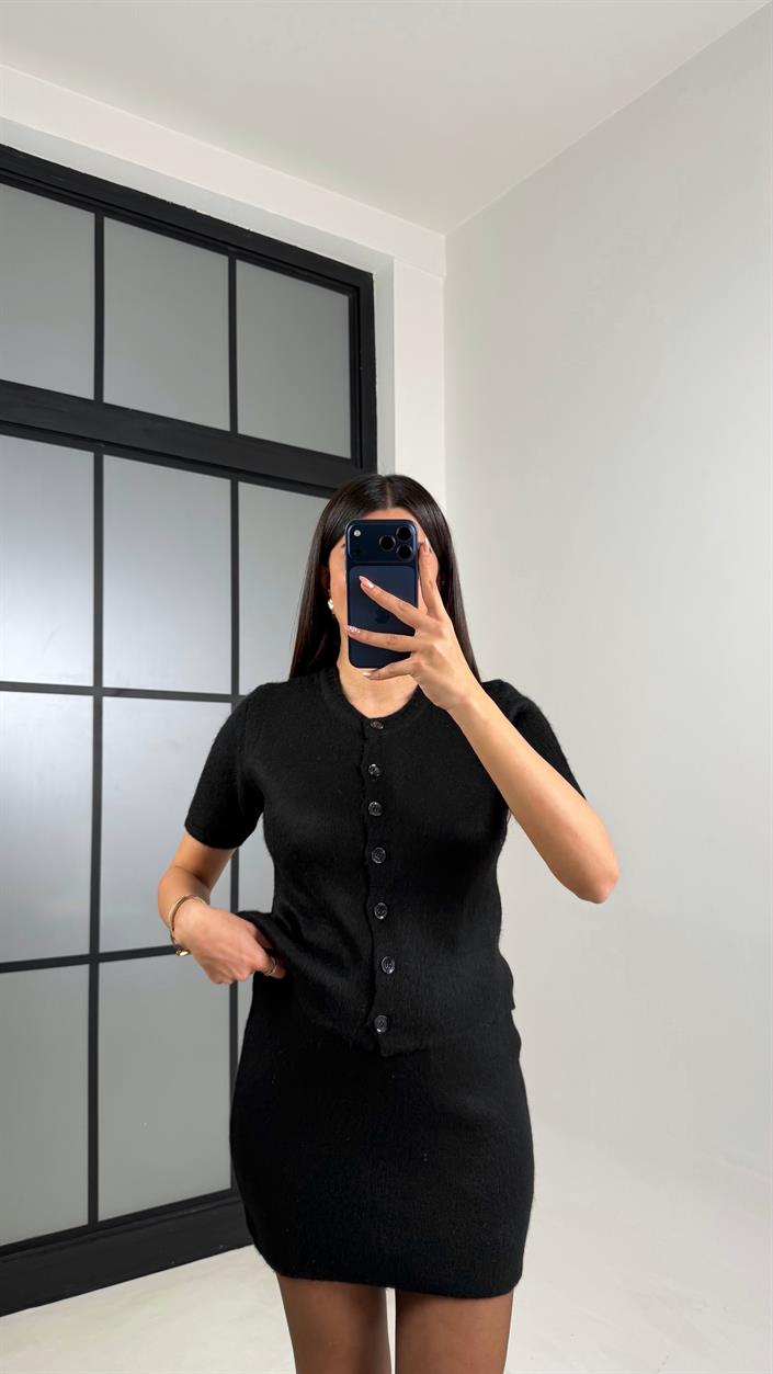 Siyah Kısa Kol Düğmeli Bluz Beli Lastikli Etek İkili Triko Takım GAUS-00822