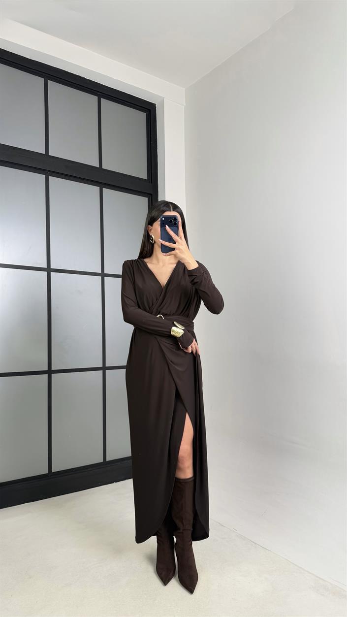 Acı Kahve V Yaka Yırtmaçlı Gold Tokalı Sandy Kumaş Elbise GAUS-00876