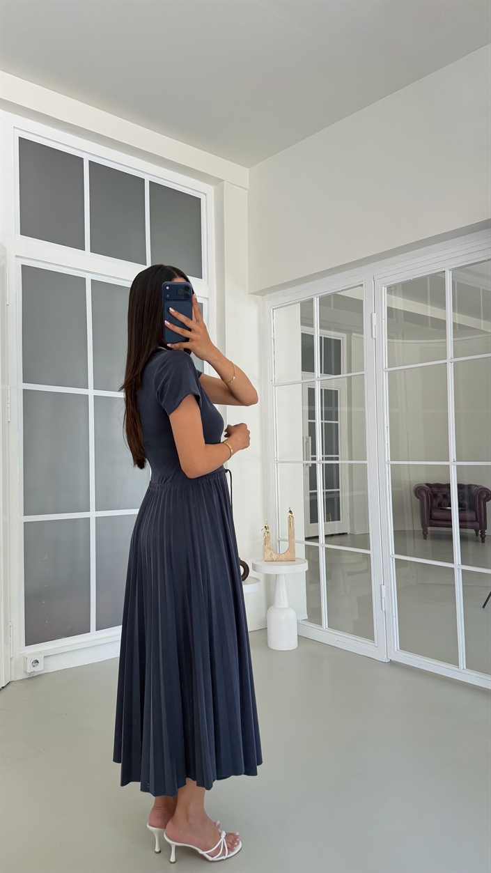 Lacivert Kısa Kol Polo Yaka Muadil Beli Lastikli Pileli Elbise GAUS-01821