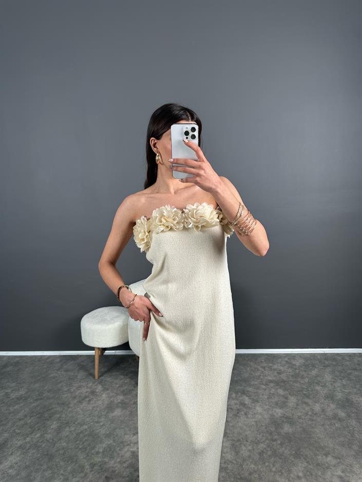 Look Krem Gül Detaylı Straplez Astarlı Elbise 