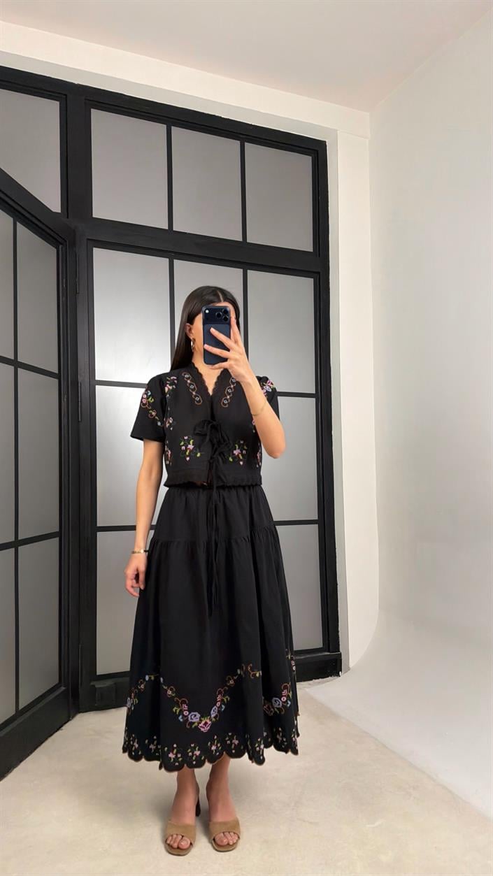 Siyah Nakışlı Bluz Beli Lastikli Etek Yıkamalı Keten Takım GAUS-01365