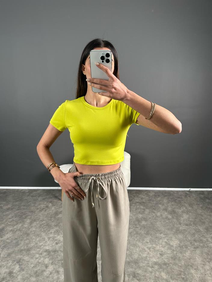 Ales Yeşil Crop Basic Tshirt