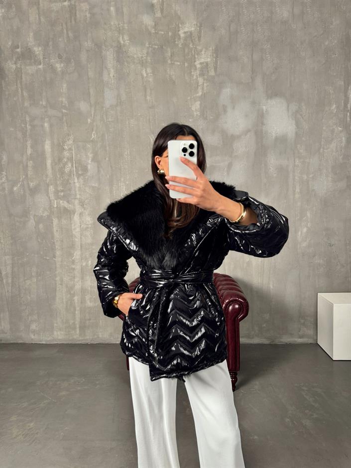 Vanesa Siyah Parlak Kuşaklı Mont