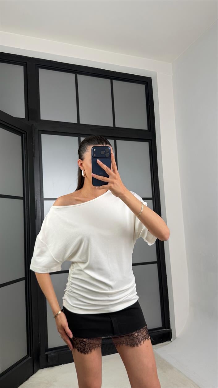 Ekru Yan Drape Detaylı Basic Bluz GAUS-01317